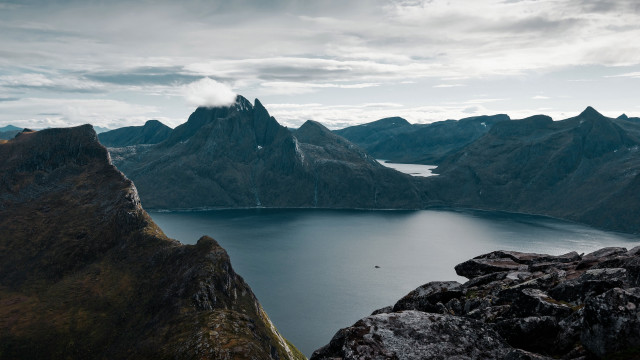Mountain lake cliffs clouds horizon free wallpaper - medium preview image