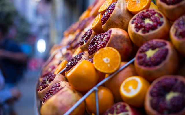 Oranges fruits street stand blurry free wallpaper - medium preview image