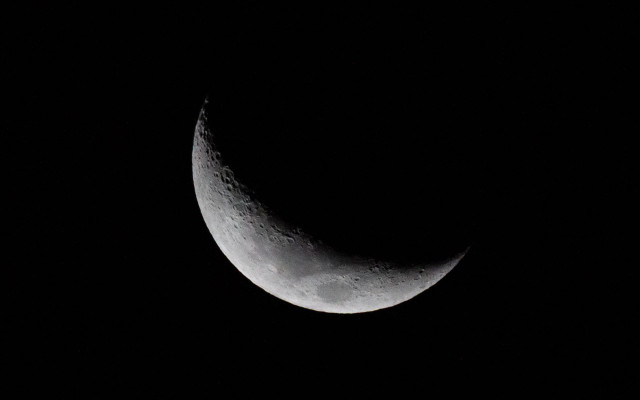Crescent moon night black background free wallpaper - medium preview image