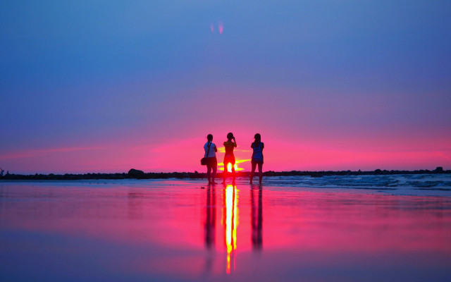 Beach sunset surfboard children cloudy free wallpaper - medium preview image