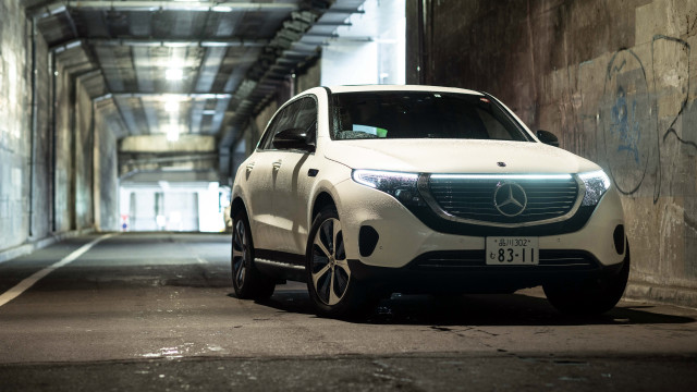 White car tunnel graffiti 3d free wallpaper - medium preview image