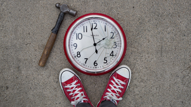 Red clock red shoes hammer free wallpaper - medium preview image