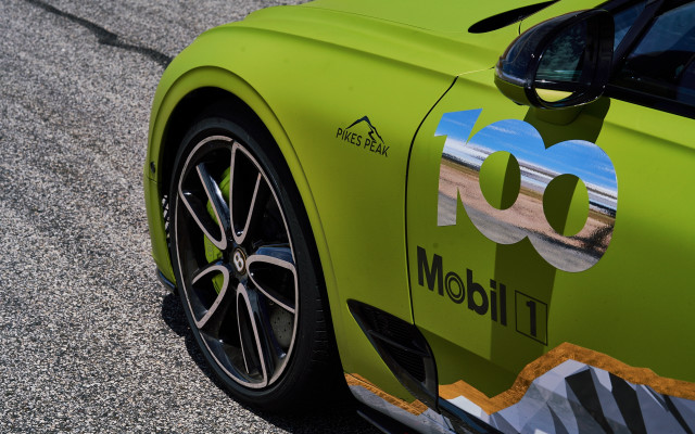 Green sports car number sticker free wallpaper - medium preview image
