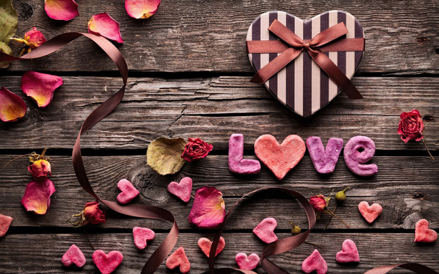 Heart shaped box ribbon flowers free wallpaper - medium preview image