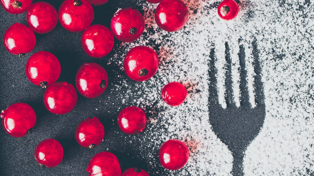 Fork red apples powdered sugar free wallpaper - medium preview image