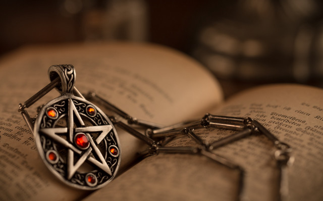 Pentagramil gothic 3d ocult muscled free wallpaper - medium preview image