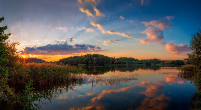 Lake sunset clouds trees autumn free wallpaper - medium preview image