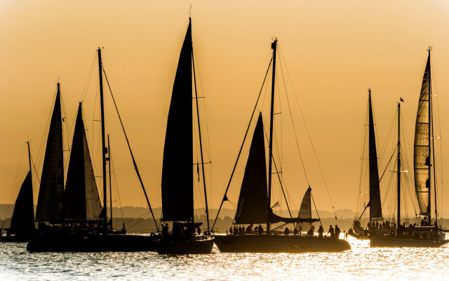 Sailboats sunset ocean people berndfasching free wallpaper - medium preview image