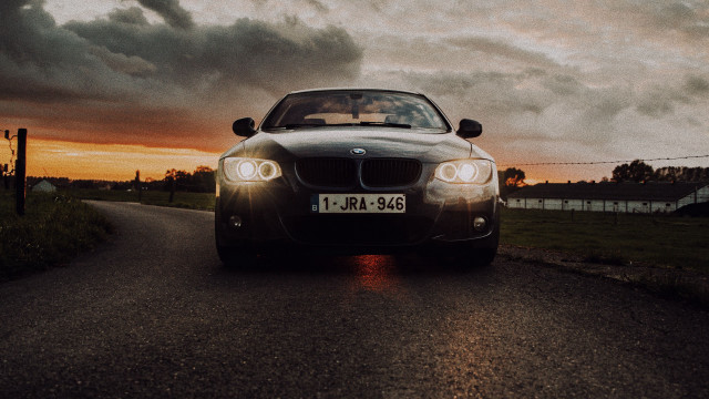 Car road cloudy sunset city free wallpaper - medium preview image