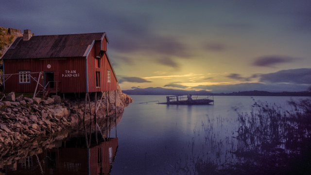 Boat red building cityscape sunset free wallpaper - medium preview image