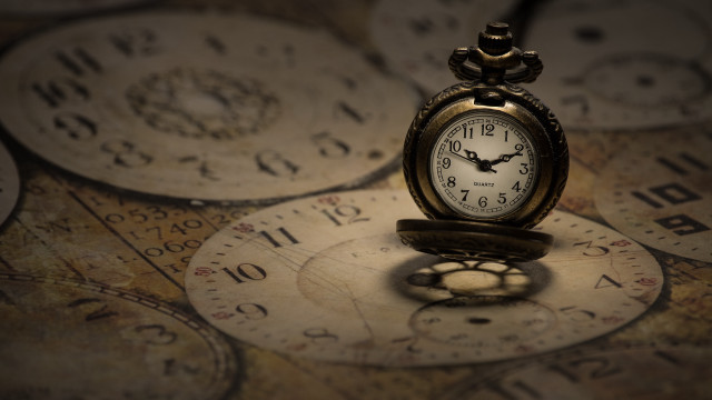 Clock illusionism steampunk gears desert free wallpaper - medium preview image