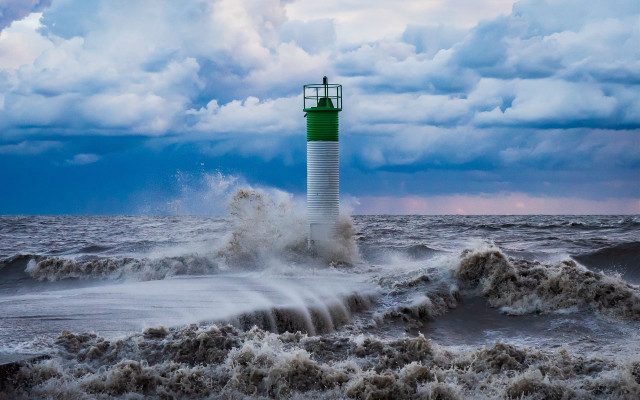 Lighthouse waves stormy ocean cloudy free wallpaper - medium preview image
