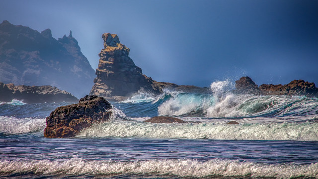 Rock formation ocean waves island free wallpaper - medium preview image