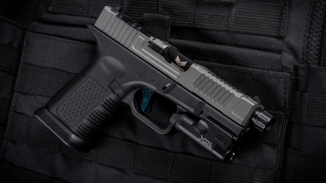 Gun blue light belt altichiero free wallpaper - medium preview image