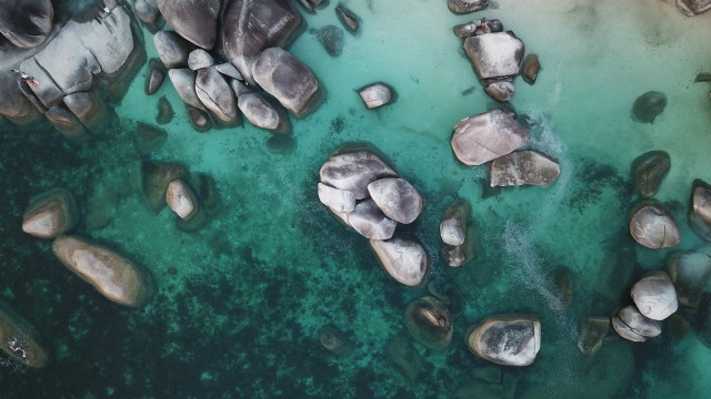 Water rocks boat starry sky free wallpaper - medium preview image