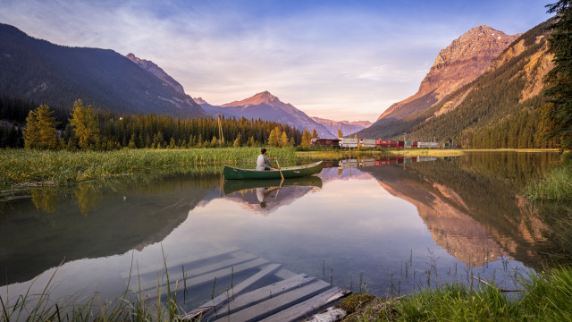Canoe lake mountains sunset forest free wallpaper - medium preview image