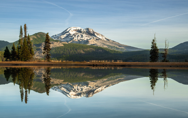 Mountain reflection lake trees clouds #4 free wallpaper - medium preview image