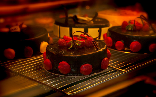 Chocolate strawberry cake bakery oven free wallpaper - medium preview image