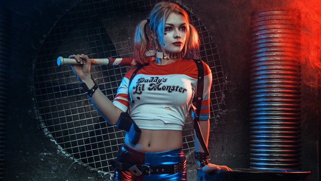 Woman baseballbat redshirt cosplay honeycomb free wallpaper - medium preview image