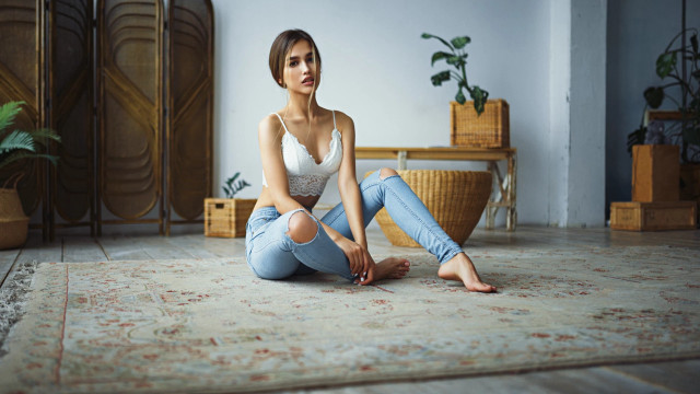 Woman sitting rug plant fashion free wallpaper - medium preview image