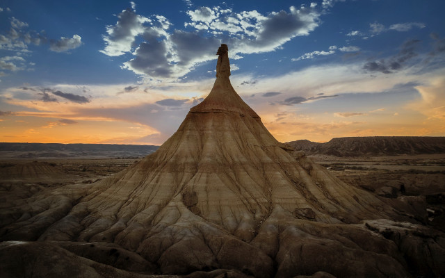 Large rock formation desert sky #4 free wallpaper - medium preview image