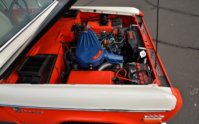 Car engine trunk hood up free wallpaper - medium preview image