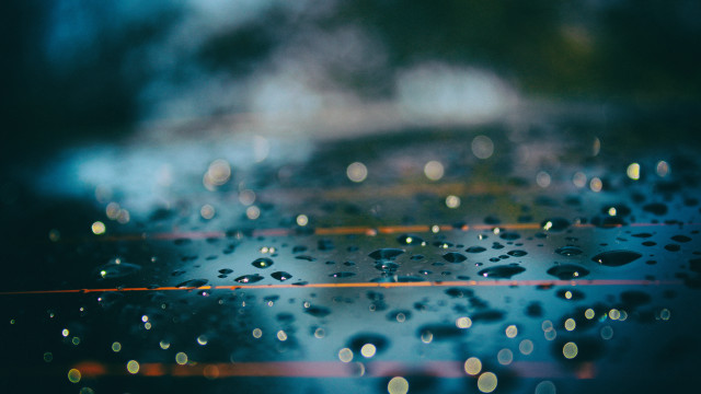 Wet water drops bokeh macro free wallpaper - medium preview image
