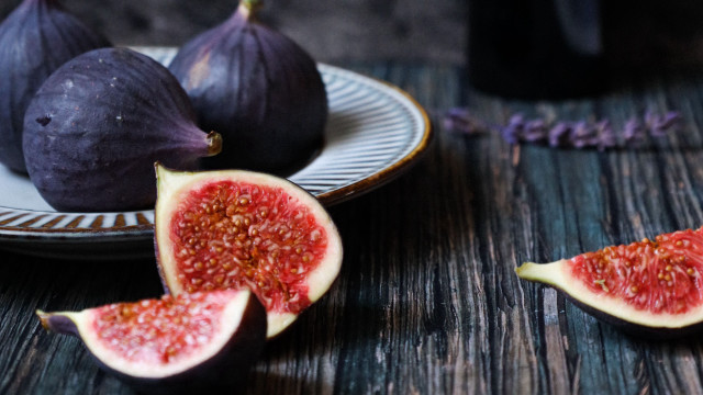 Figs wine still life surreal free wallpaper - medium preview image