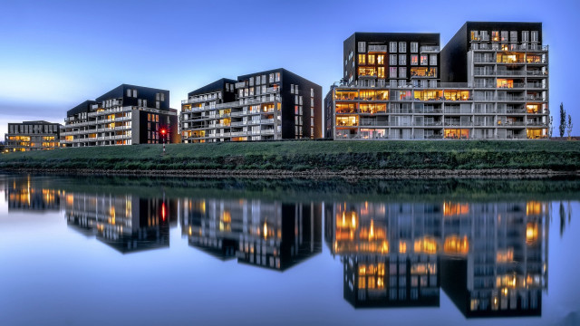City lake night reflection urban free wallpaper - medium preview image