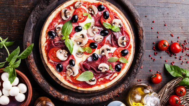 Pizza mushrooms olives tomatoes basil free wallpaper - medium preview image