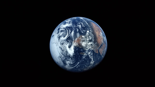Earth africa middleeast crescent full free wallpaper - medium preview image