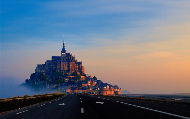 Castle hill road fog blue free wallpaper - medium preview image