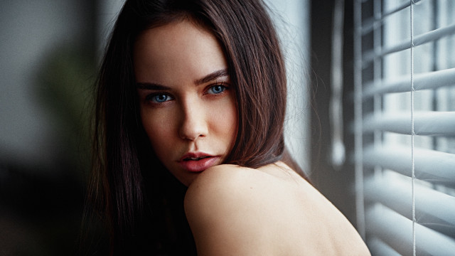 Blue eyes woman window blinds free wallpaper - medium preview image