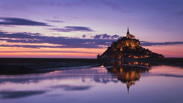 Castle lit night water reflection free wallpaper - medium preview image