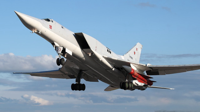 Fighter jet clouds red tail free wallpaper - medium preview image
