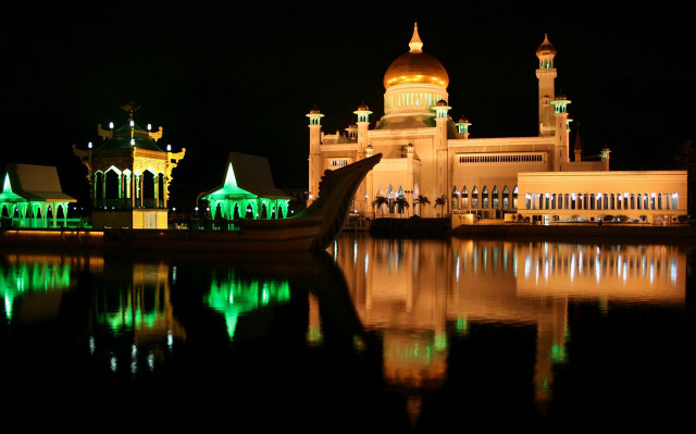 Boat water building lights dome free wallpaper - medium preview image