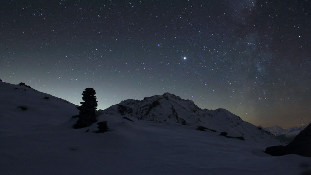 Mountain starry sky clouds aurora free wallpaper - medium preview image