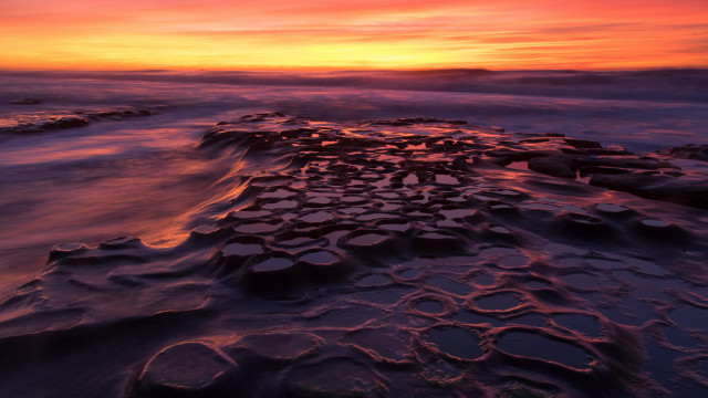 Sunset beach rocks water red free wallpaper - medium preview image