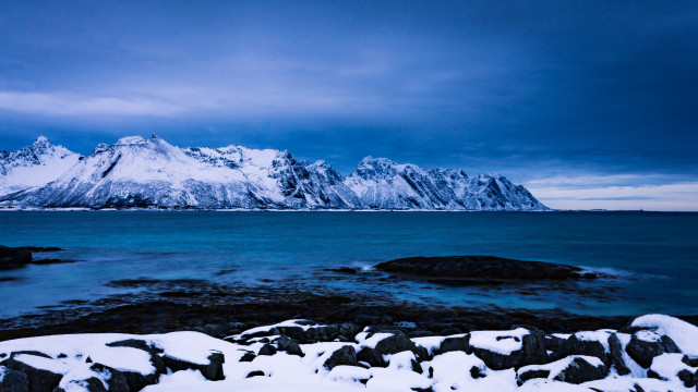Snowy mountain range water shore free wallpaper - medium preview image