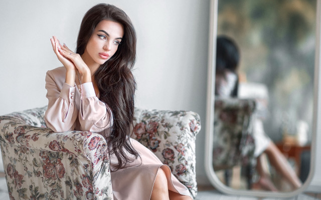 Elina karimova sitting mirror blurry free wallpaper - medium preview image