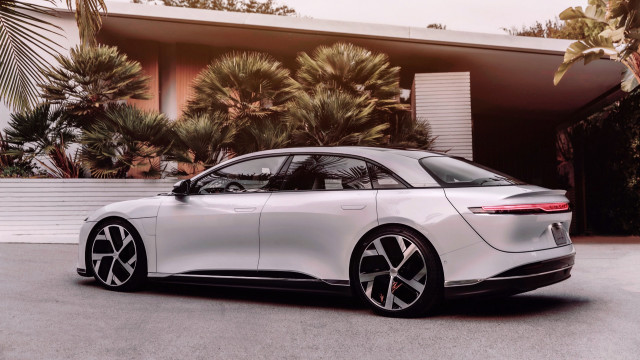 White car house palm trees free wallpaper - medium preview image
