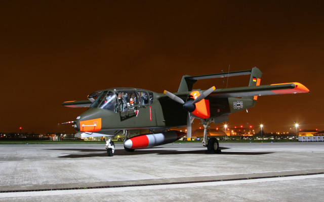 Small airplane night tarmac pilot free wallpaper - medium preview image