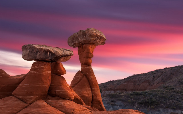 Pink sky rock formation mountain free wallpaper - medium preview image