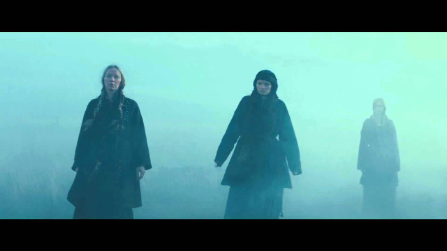 Three people fog field grass free wallpaper - medium preview image