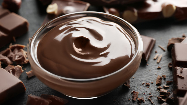 Chocolate bowl chunks spoon 3d free wallpaper - medium preview image