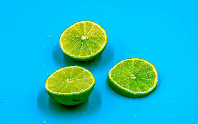 Three limes water droplets blue free wallpaper - medium preview image