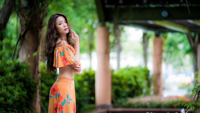 Woman dress phone park bokeh free wallpaper - medium preview image