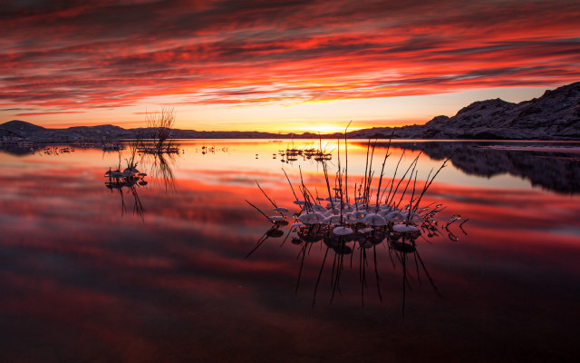 Sunset lake boats mountains clouds free wallpaper - medium preview image