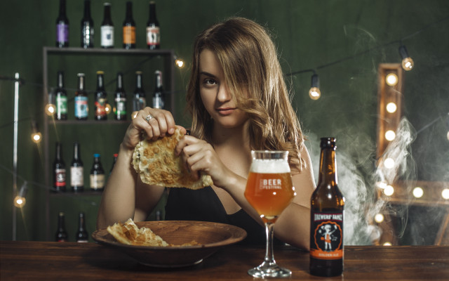 Woman beer food jewelry blonde free wallpaper - medium preview image