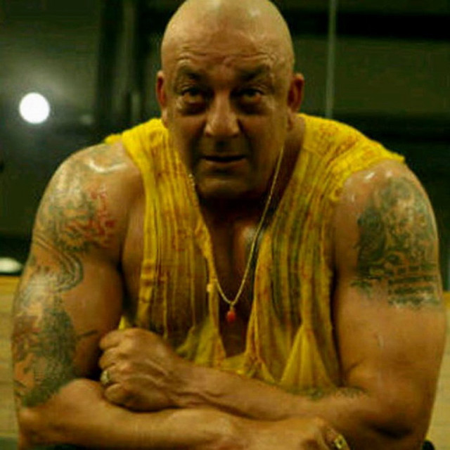 Bald man tattooed bench gym free wallpaper - medium preview image